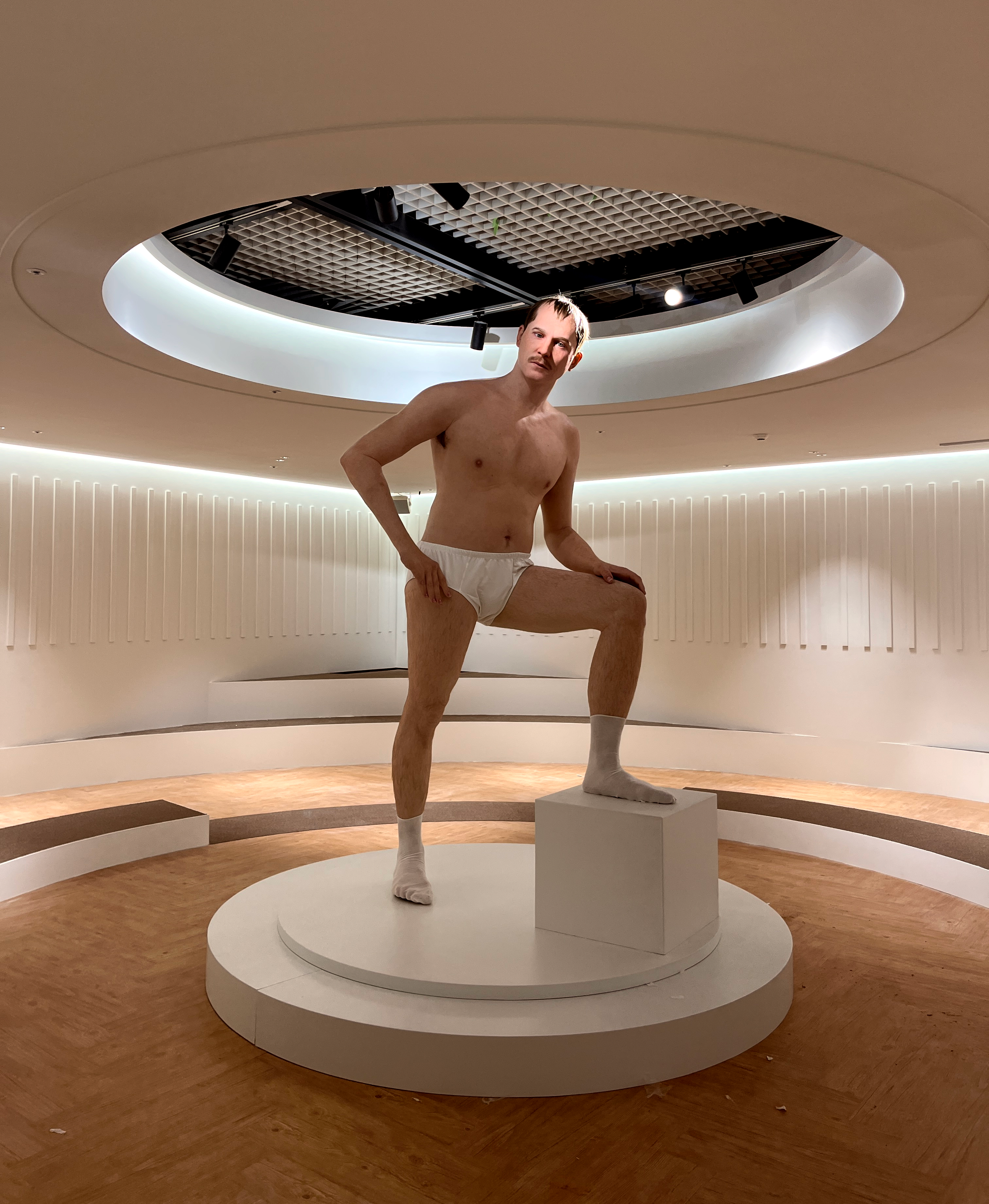 맥스 시덴토프 개인전 《Seriously NOT Serious》